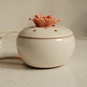Scentsy IN BLOOM Electric Warmer - Pink Rose, Retired
